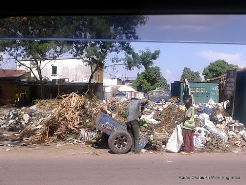 KINSHASA : ENTRE BETON, BITUME ET IMMONDICES (TRIBUNE)